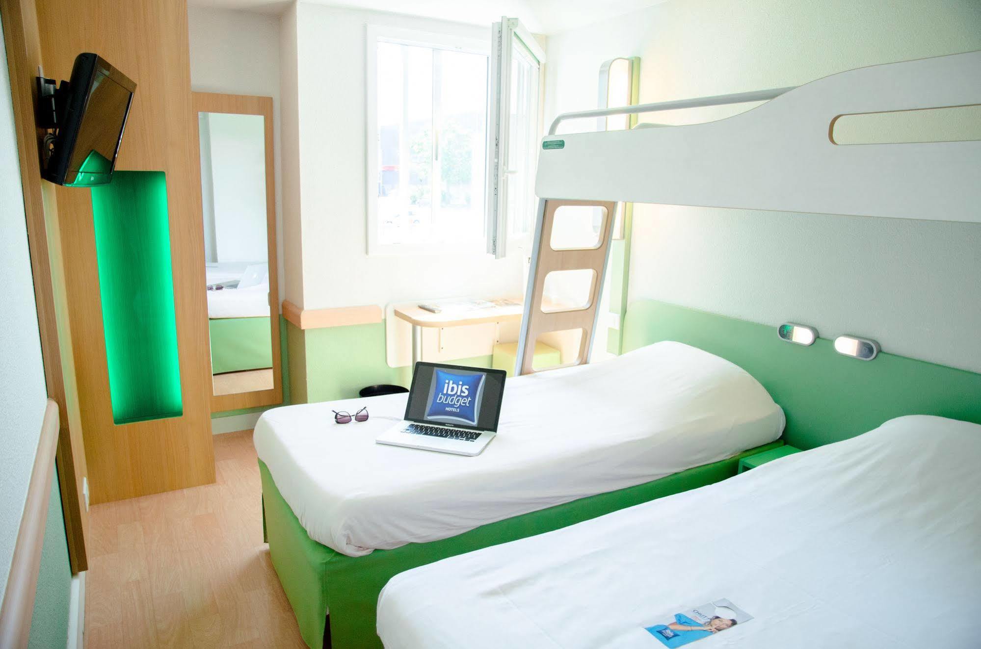 ไอบิส บัดเจ็ต ไอโรปอร์ เลอ บูร์เกต์ กาโรนอร์ Hotel เลอบล็องเมนิล ภายนอก รูปภาพ